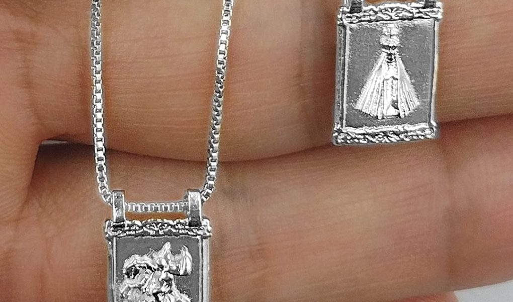 A História e o Significado do Escapulário: Tradição e Fé - Conto Tudo